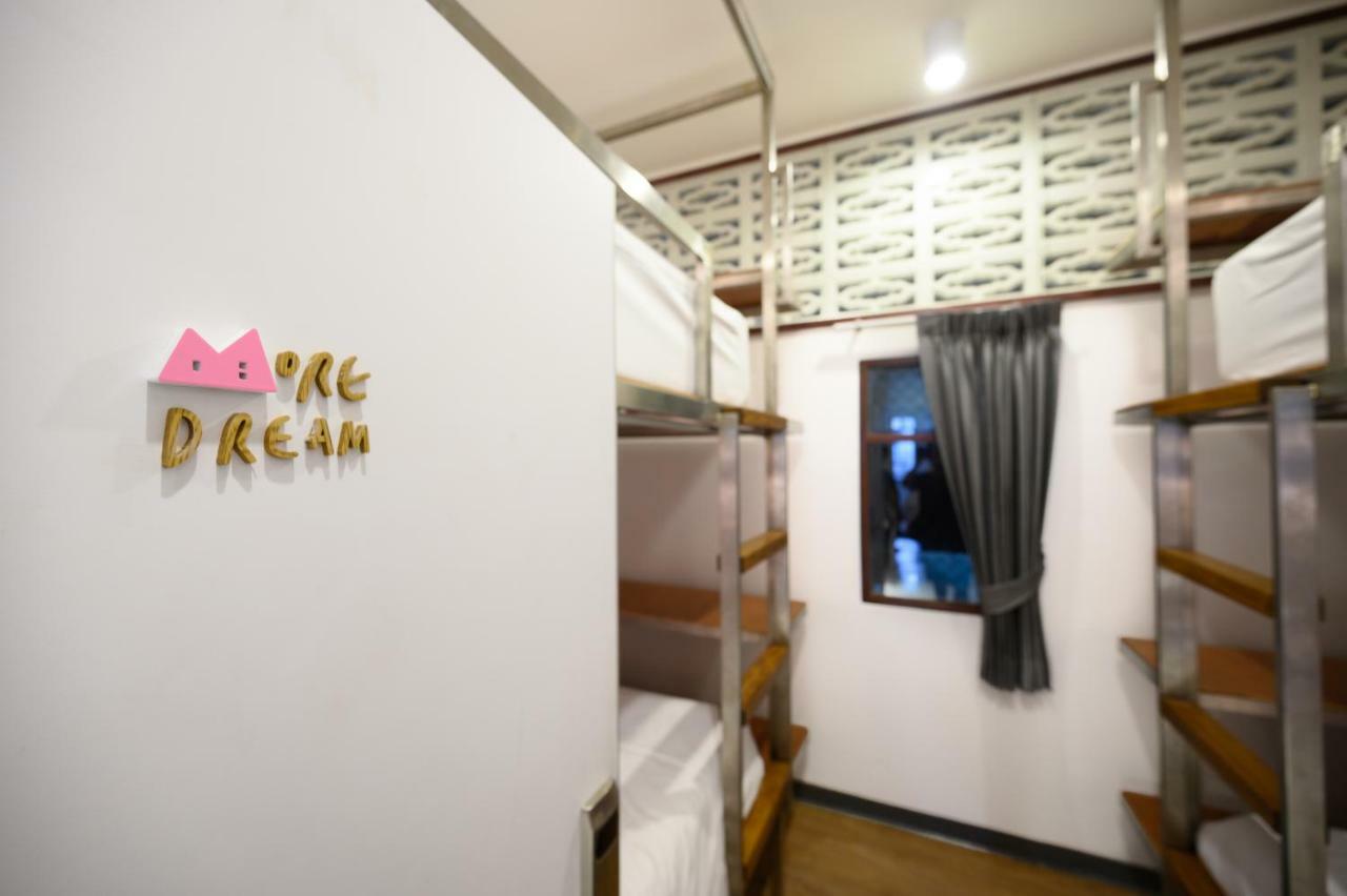 Rest Is More Hostel Bangkok Exterior photo
